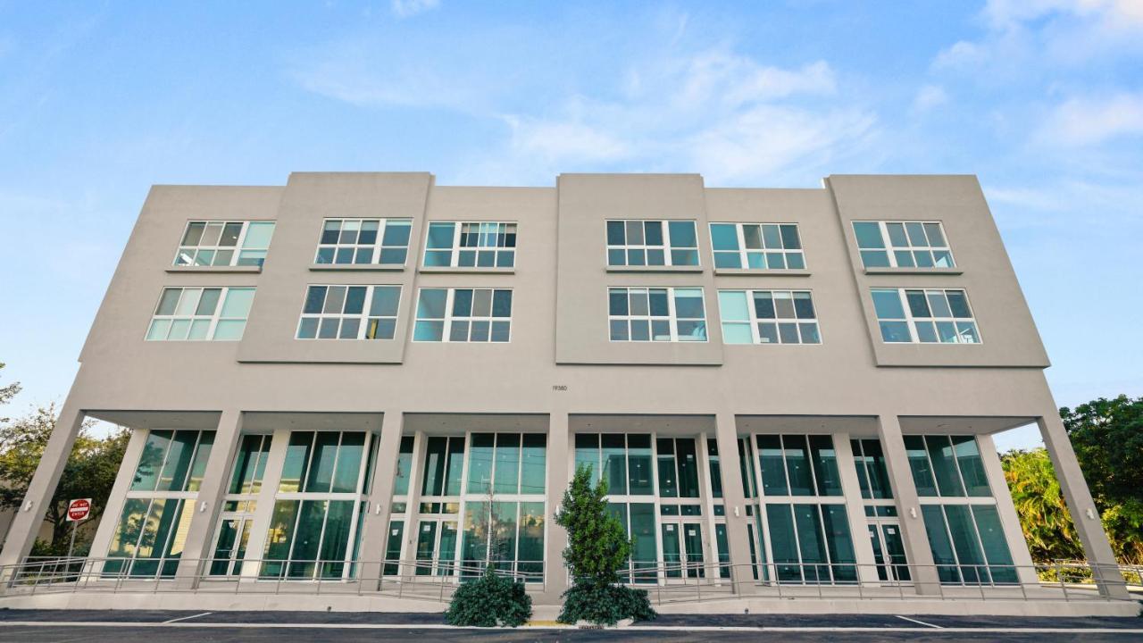 Апартаменты Lofts Of Aventura Майами Экстерьер фото