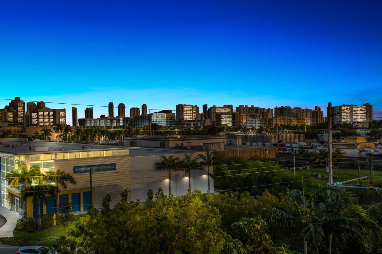 Апартаменты Lofts Of Aventura Майами Экстерьер фото